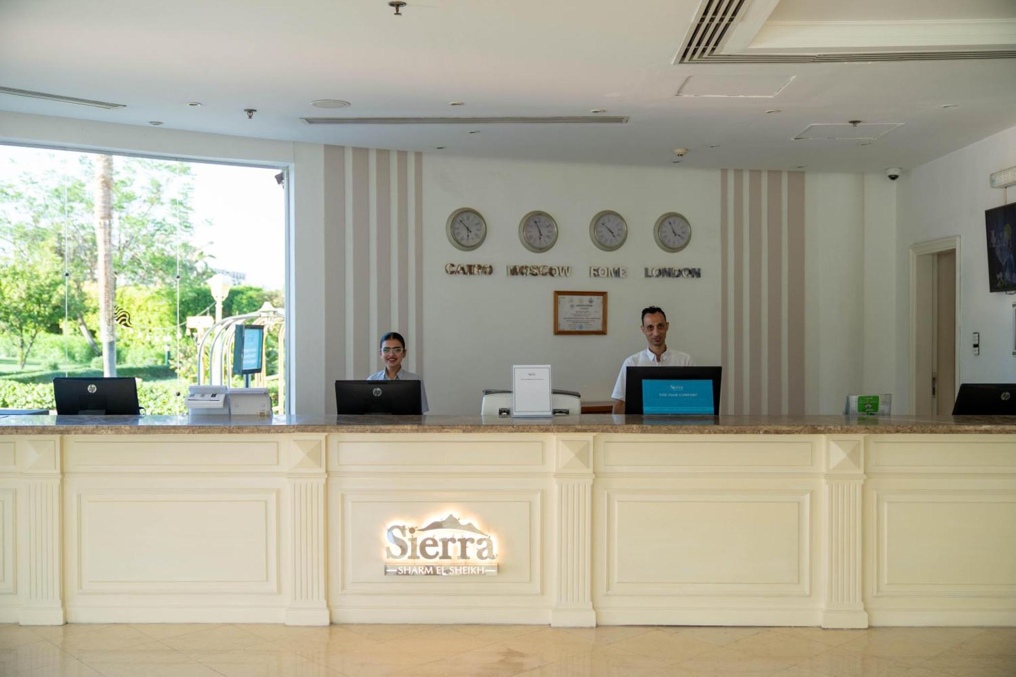 Sierra Sharm El Sheikh Hotell Eksteriør bilde Reception desk at a hotel